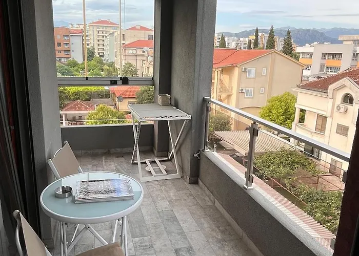 Downtown Old Town Ποντγορίτσα